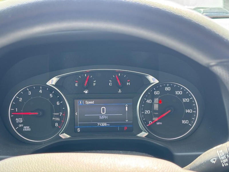 GMC Acadia Vehicle Full-screen Gallery Image 20