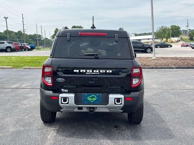 Ford Bronco Sport Vehicle Full-screen Gallery Image 4