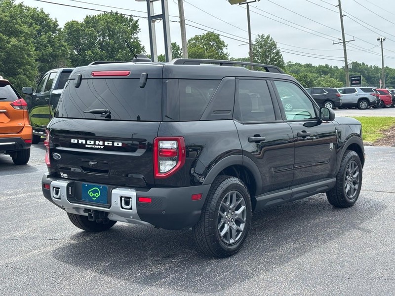 Ford Bronco Sport Vehicle Full-screen Gallery Image 5