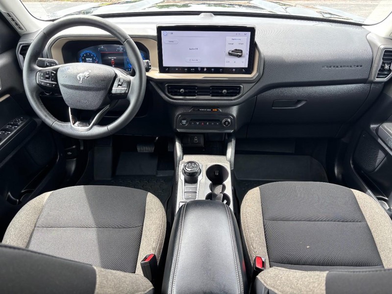 Ford Bronco Sport Vehicle Full-screen Gallery Image 11