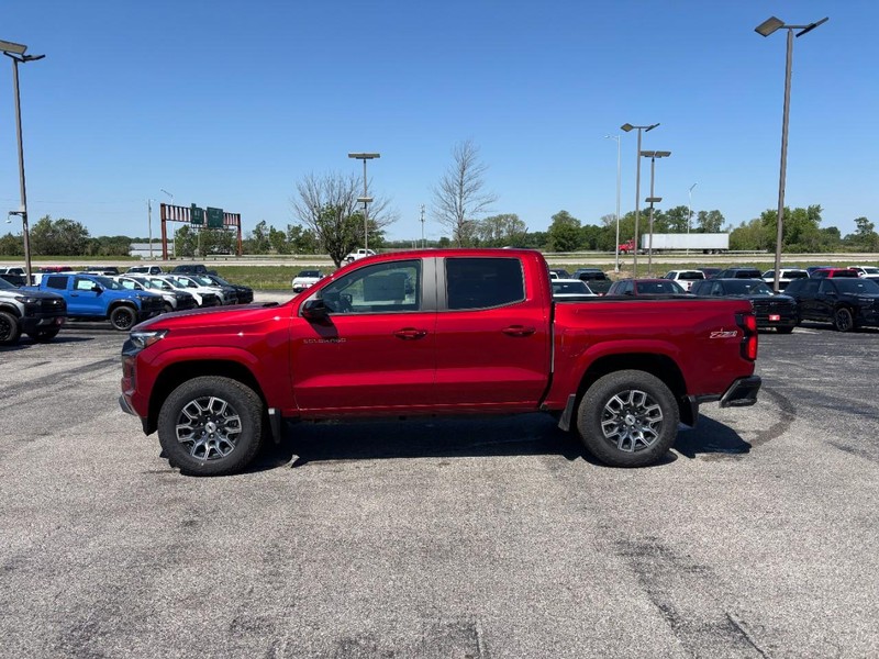 Chevrolet Colorado Vehicle Full-screen Gallery Image 2