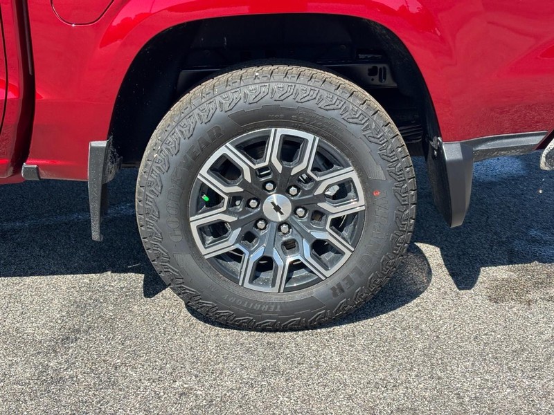 Chevrolet Colorado Vehicle Full-screen Gallery Image 4