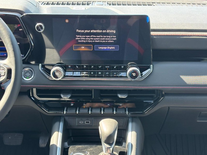 Chevrolet Colorado Vehicle Full-screen Gallery Image 8
