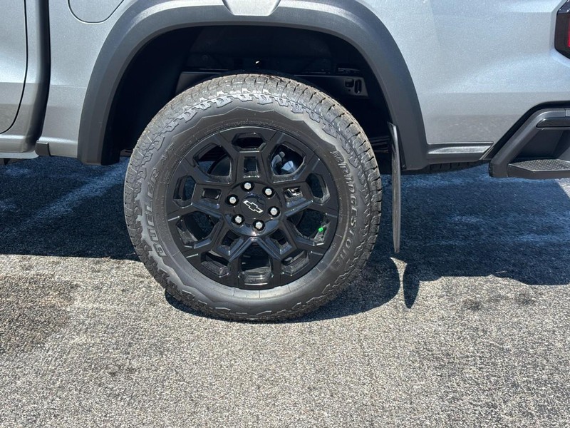 Chevrolet Colorado Vehicle Full-screen Gallery Image 4