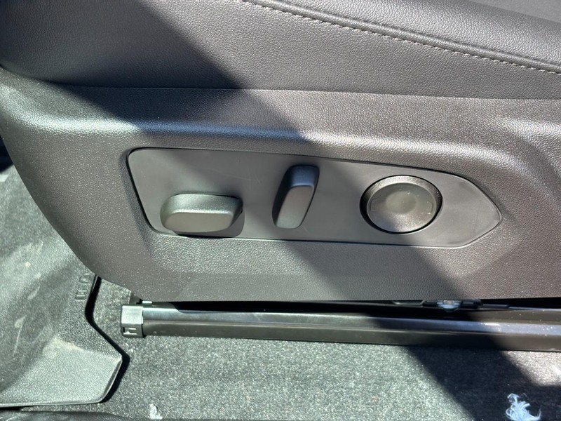 Chevrolet Colorado Vehicle Full-screen Gallery Image 10