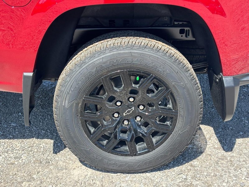 Chevrolet Colorado Vehicle Full-screen Gallery Image 4