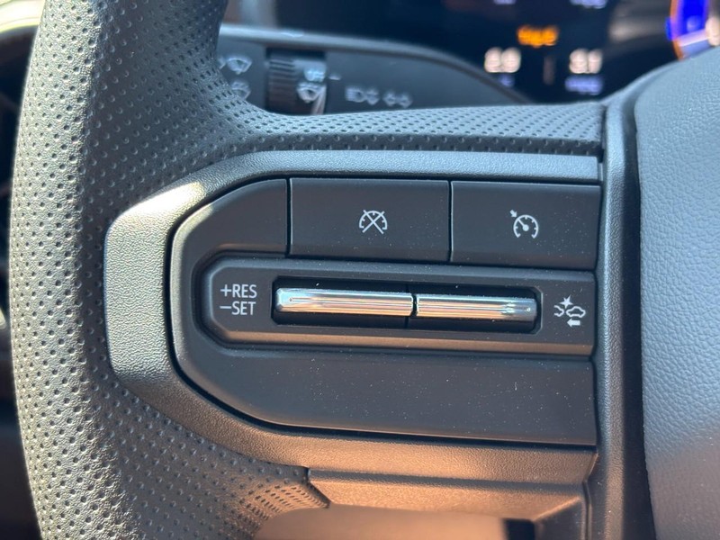 Chevrolet Colorado Vehicle Full-screen Gallery Image 12
