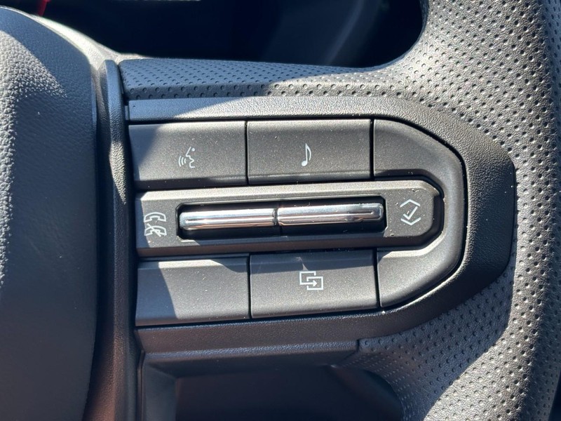 Chevrolet Colorado Vehicle Full-screen Gallery Image 13