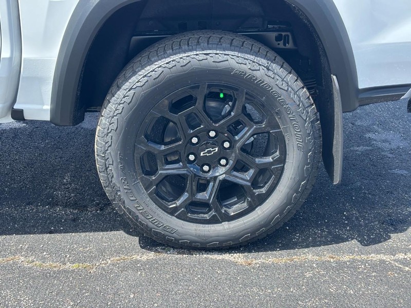 Chevrolet Colorado Vehicle Full-screen Gallery Image 4
