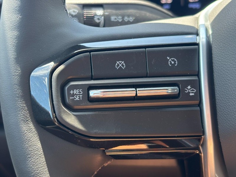 Chevrolet Colorado Vehicle Full-screen Gallery Image 12