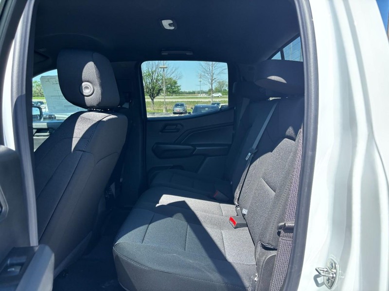 Chevrolet Colorado Vehicle Full-screen Gallery Image 5