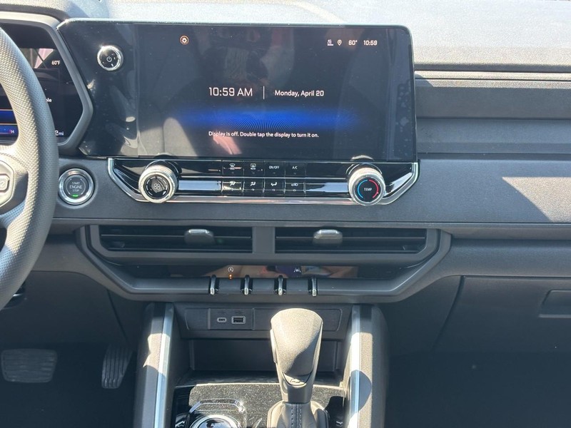 Chevrolet Colorado Vehicle Full-screen Gallery Image 8