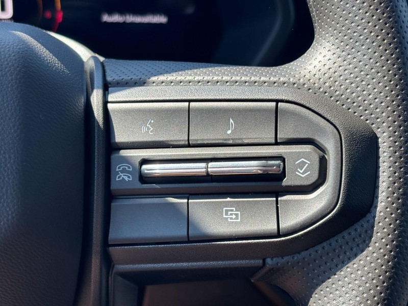 Chevrolet Colorado Vehicle Full-screen Gallery Image 13