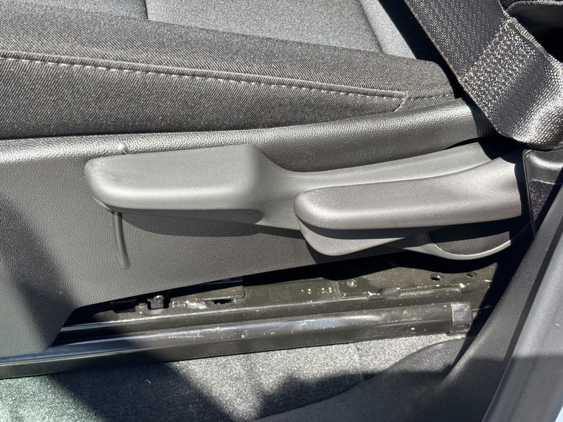 Chevrolet Colorado Vehicle Full-screen Gallery Image 10