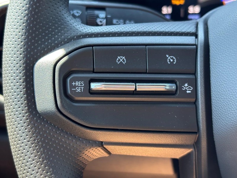 Chevrolet Colorado Vehicle Full-screen Gallery Image 12