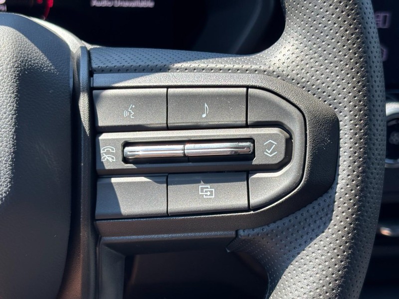 Chevrolet Colorado Vehicle Full-screen Gallery Image 13