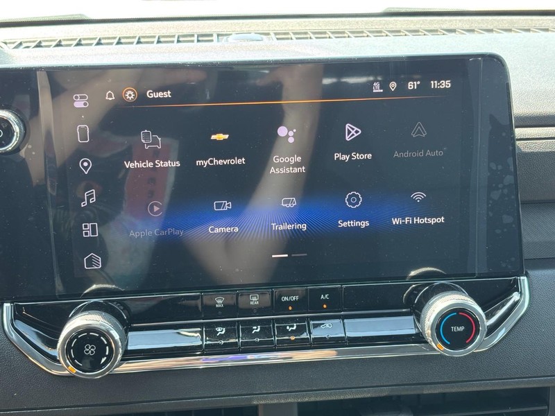 Chevrolet Colorado Vehicle Full-screen Gallery Image 15