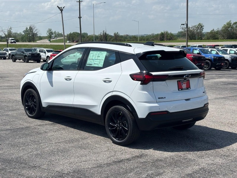 Chevrolet Bolt Vehicle Full-screen Gallery Image 3