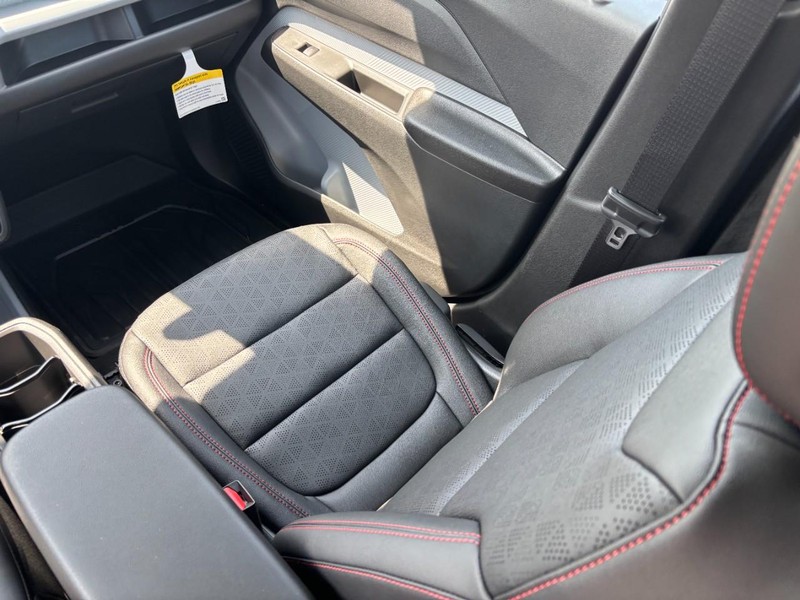 Chevrolet Bolt Vehicle Full-screen Gallery Image 9