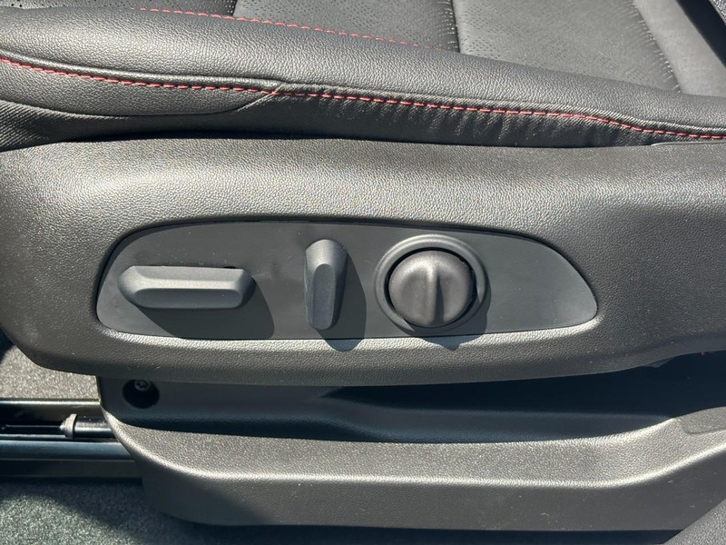 Chevrolet Bolt Vehicle Full-screen Gallery Image 10