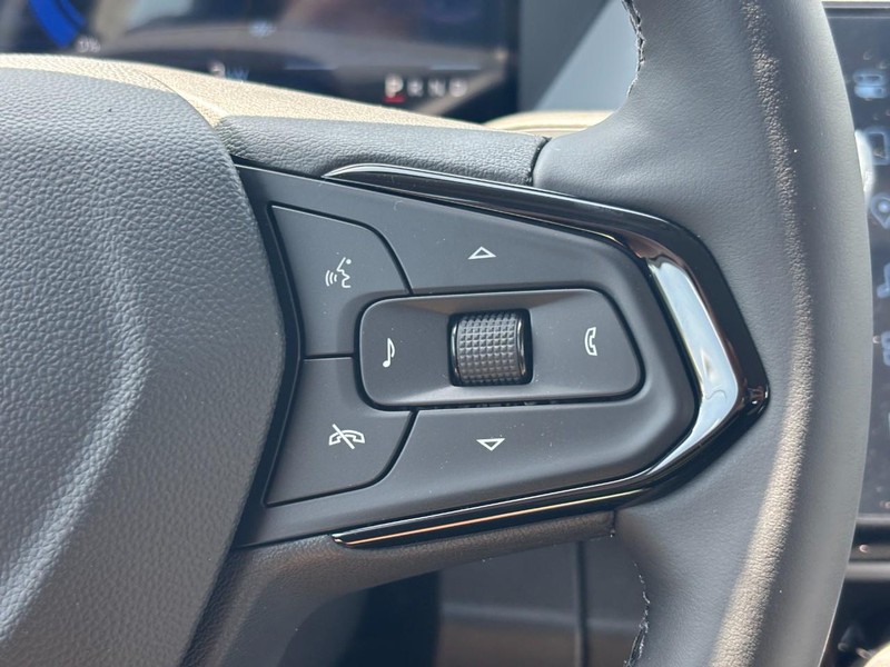 Chevrolet Bolt Vehicle Full-screen Gallery Image 14