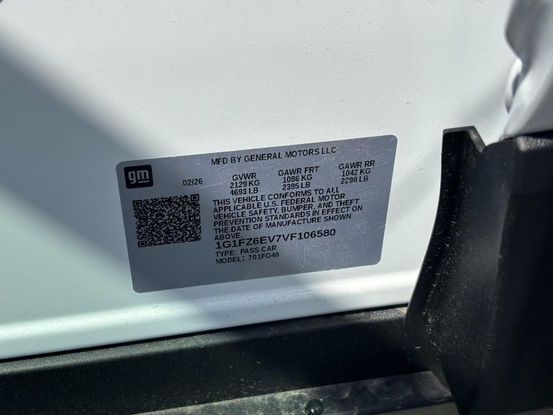 Chevrolet Bolt Vehicle Full-screen Gallery Image 19