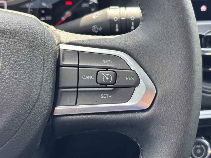 Jeep Compass Vehicle Full-screen Gallery Image 18