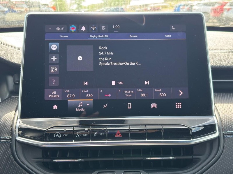 Jeep Compass Vehicle Full-screen Gallery Image 20