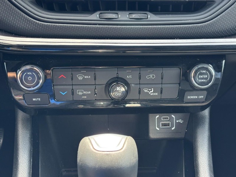 Jeep Compass Vehicle Full-screen Gallery Image 22