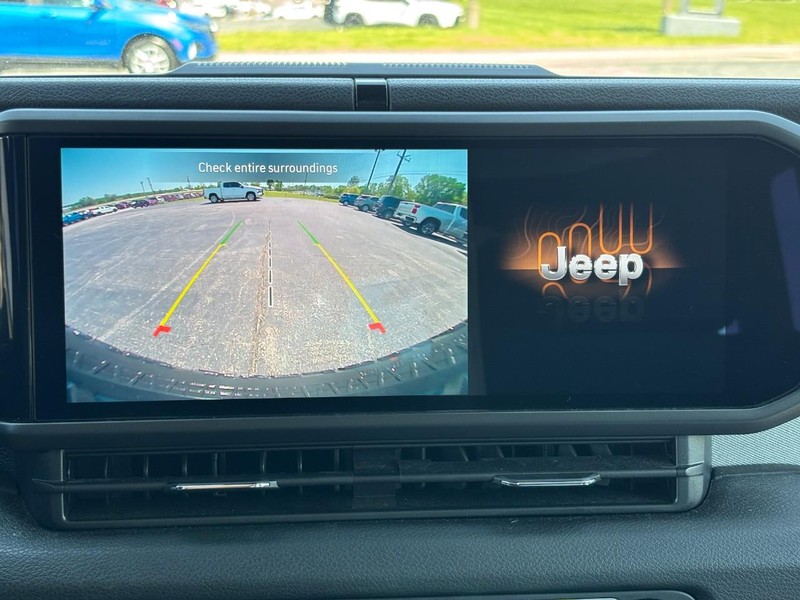 Jeep Wrangler Vehicle Full-screen Gallery Image 21