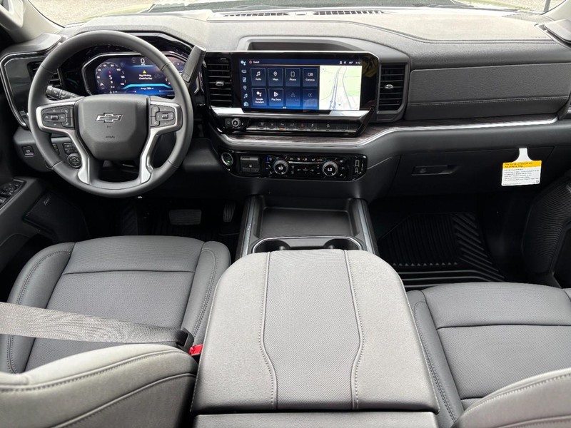 Chevrolet Silverado 2500HD Vehicle Full-screen Gallery Image 6