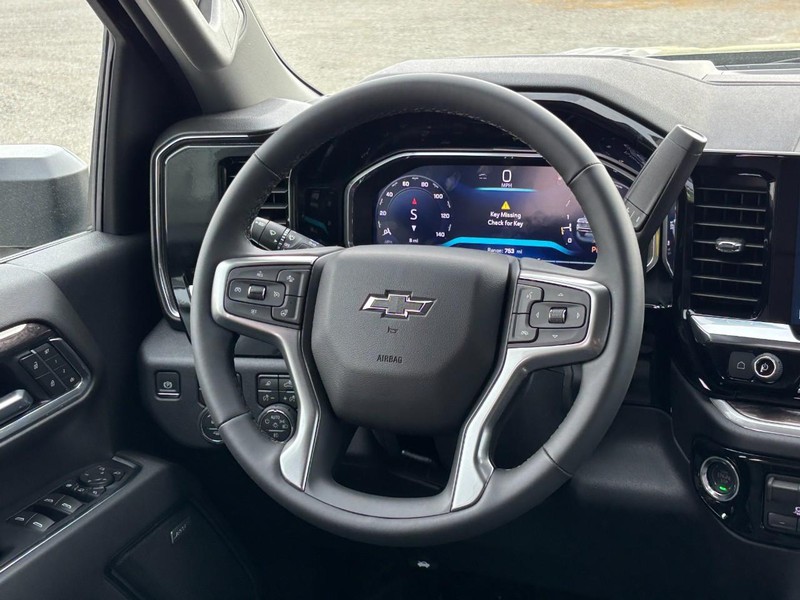 Chevrolet Silverado 2500HD Vehicle Full-screen Gallery Image 7