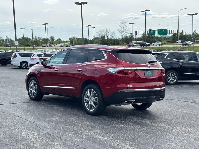 Buick Enclave Vehicle Full-screen Gallery Image 03