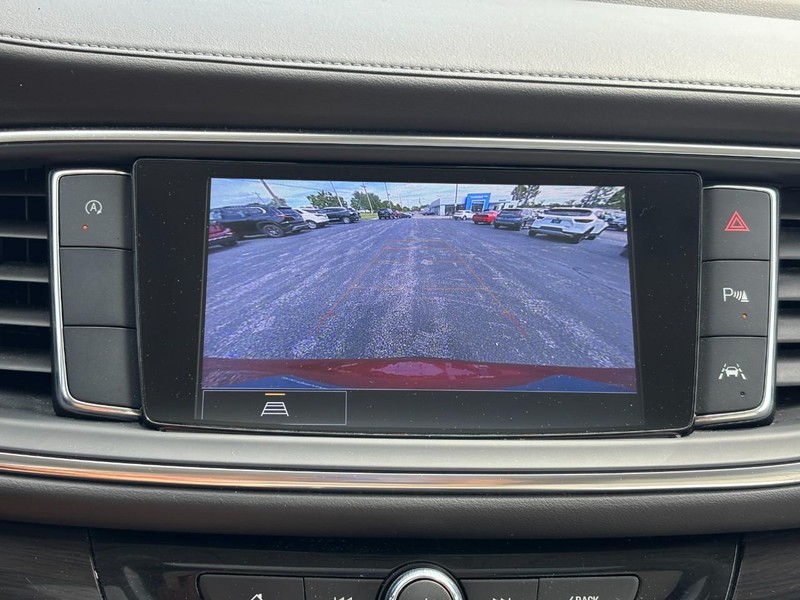 Buick Enclave Vehicle Full-screen Gallery Image 20