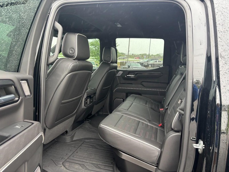 GMC Sierra 1500 Vehicle Full-screen Gallery Image 10