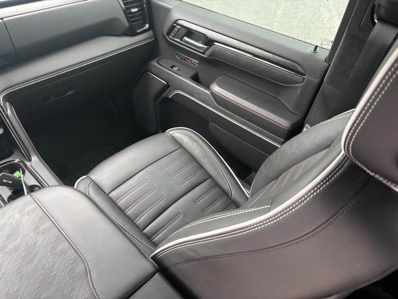 GMC Sierra 1500 Vehicle Full-screen Gallery Image 14