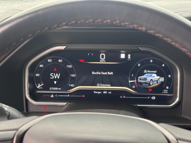 GMC Sierra 1500 Vehicle Full-screen Gallery Image 19