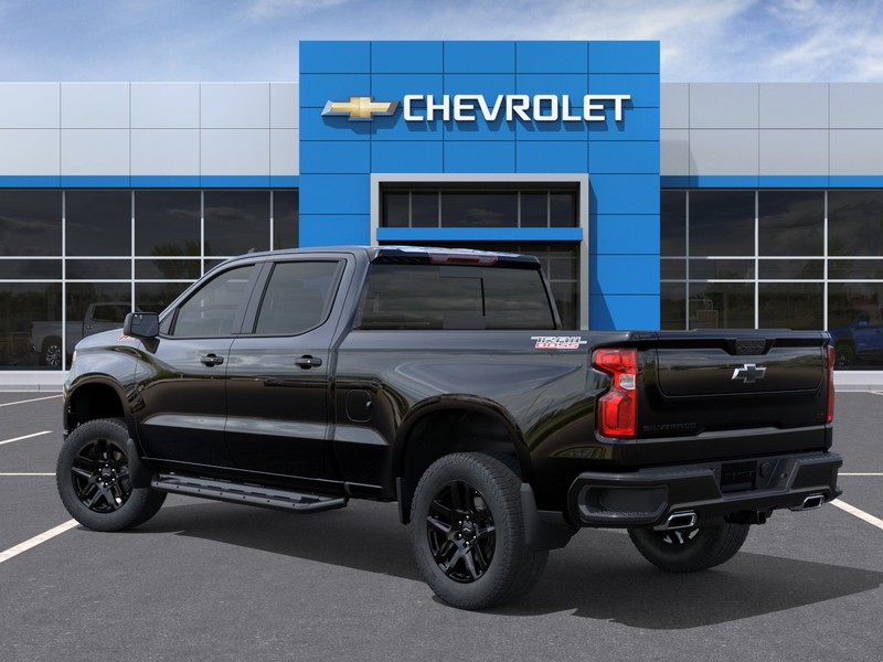 Chevrolet Silverado 1500 Vehicle Full-screen Gallery Image 3
