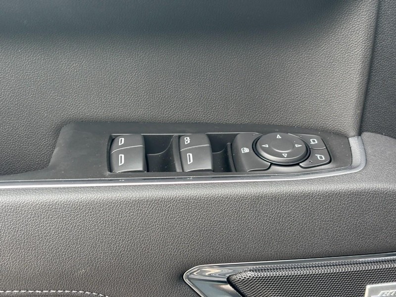 Chevrolet Silverado 1500 Vehicle Full-screen Gallery Image 11