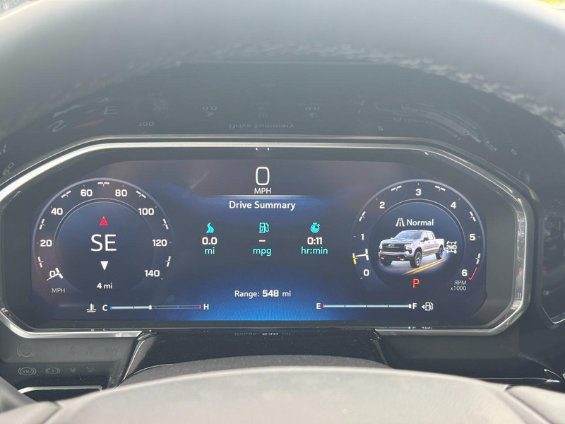 Chevrolet Silverado 1500 Vehicle Full-screen Gallery Image 15