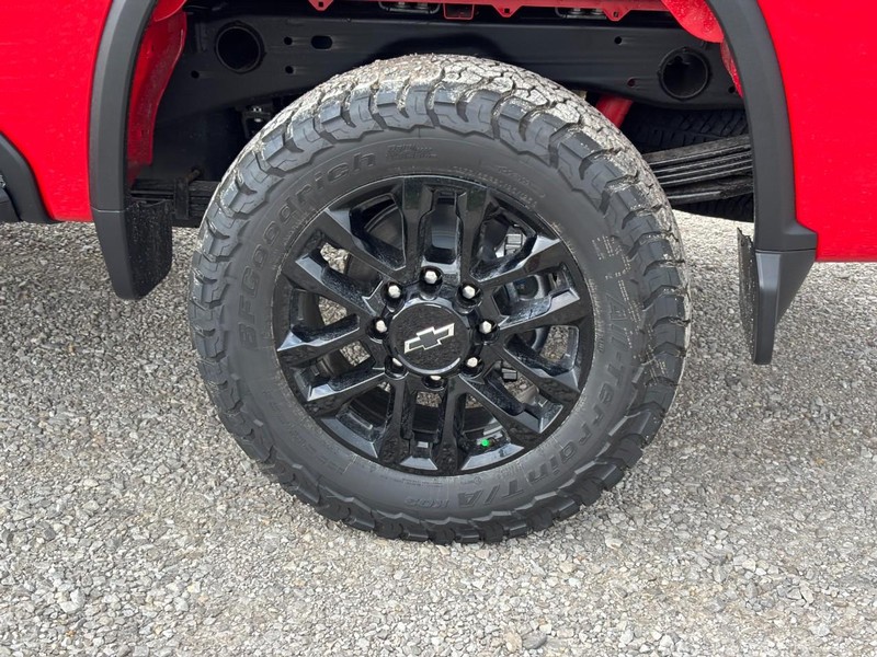 Chevrolet Silverado 2500HD Vehicle Full-screen Gallery Image 4