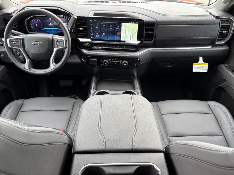 Chevrolet Silverado 2500HD Vehicle Full-screen Gallery Image 6