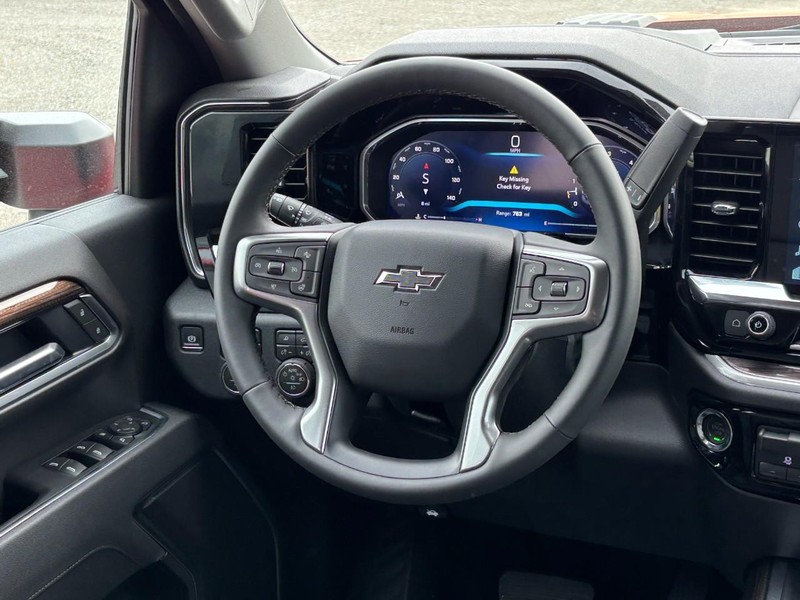 Chevrolet Silverado 2500HD Vehicle Full-screen Gallery Image 7