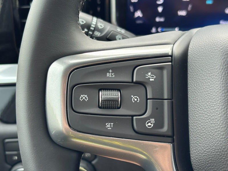 Chevrolet Silverado 2500HD Vehicle Full-screen Gallery Image 13