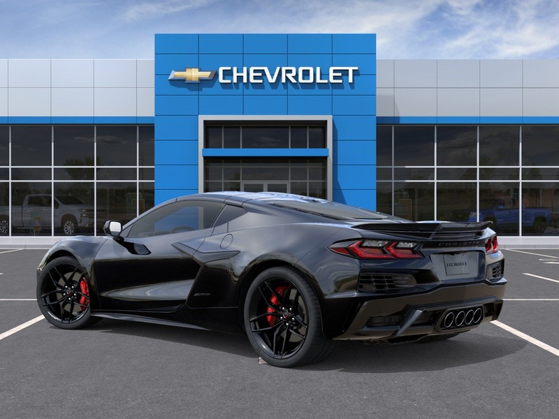 Chevrolet Corvette Vehicle Full-screen Gallery Image 3