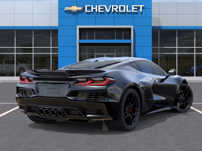 Chevrolet Corvette Vehicle Full-screen Gallery Image 4