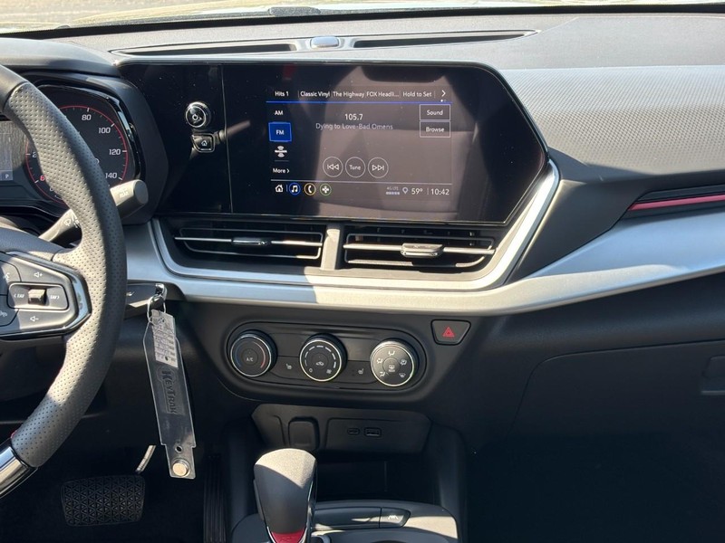 Chevrolet Trax Vehicle Full-screen Gallery Image 8