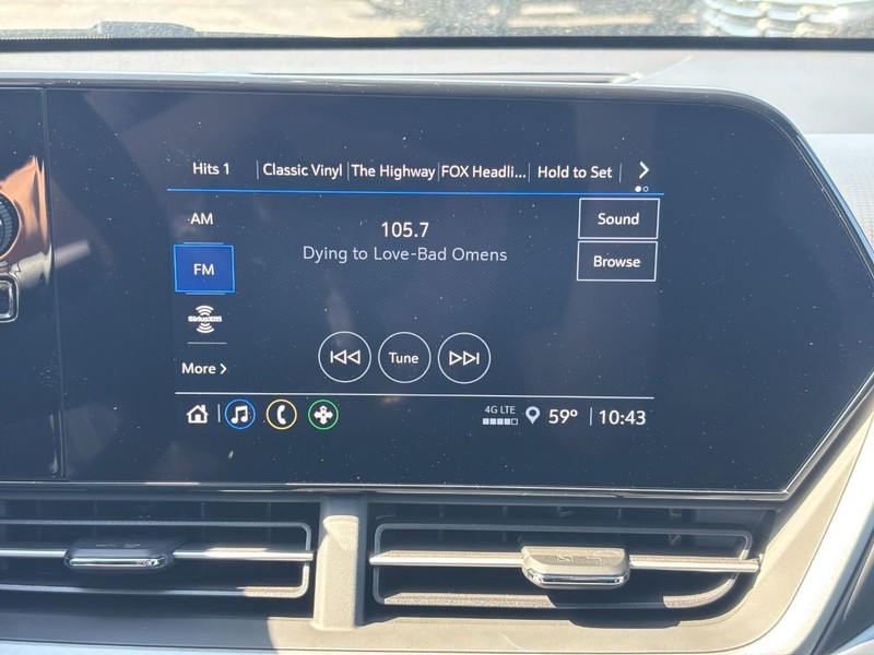 Chevrolet Trax Vehicle Full-screen Gallery Image 15