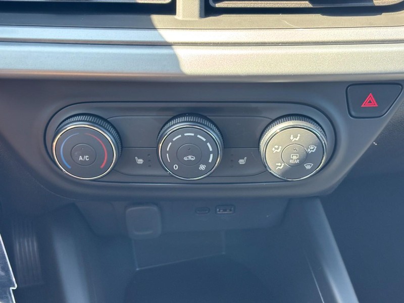 Chevrolet Trax Vehicle Full-screen Gallery Image 17