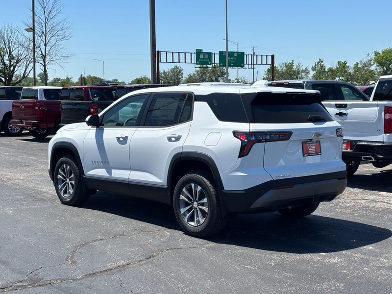Chevrolet Equinox Vehicle Full-screen Gallery Image 3